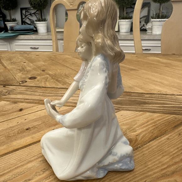 Vintage Paul Sebastian Porcelain Figurine 1990 Mother & Daughter Little Girl 7" - Picture 4 of 10